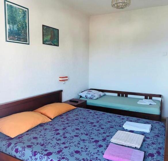 اتاق استاندارد سه نفره, Hana & Uma Apartments