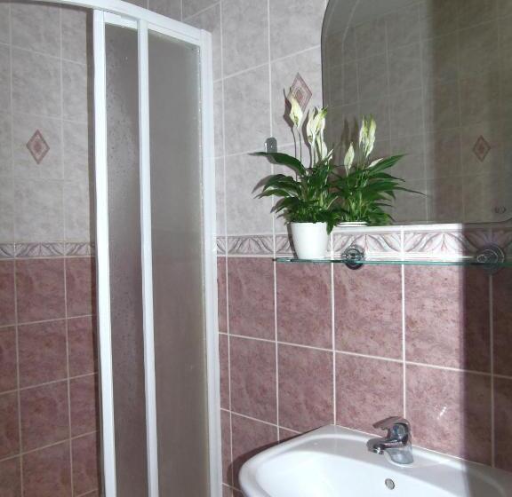 클래식 4인 룸, Toris Inn