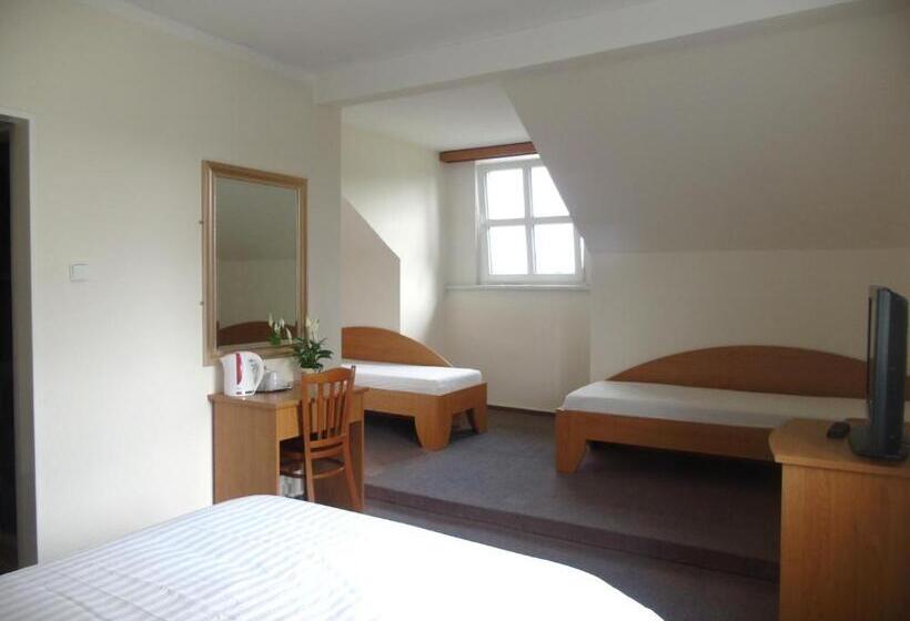 클래식 4인 룸, Toris Inn