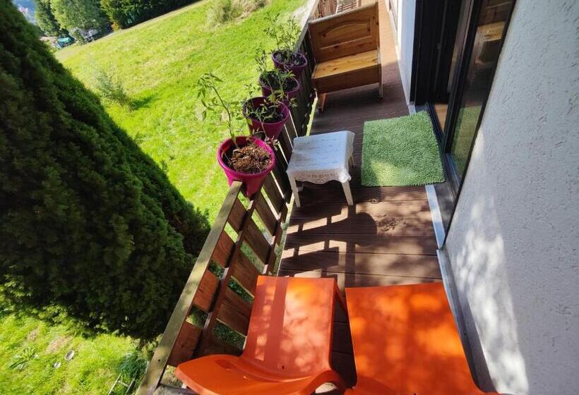 Quarto Quadruple Standart com Varanda, Wee Aroleid