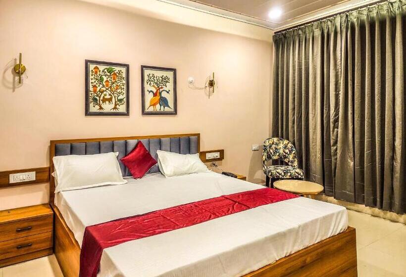 חדר דלוקס, Shivani Imperial Hotel & Banquet