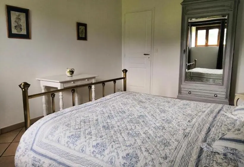 スタンダードルーム, La Marquise Penchée
