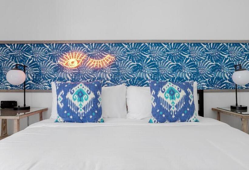 ویلای یک اتاق خوابه با استخر شنا, 12br Sleeps 30 Designer Poolside Adventure Dwtn