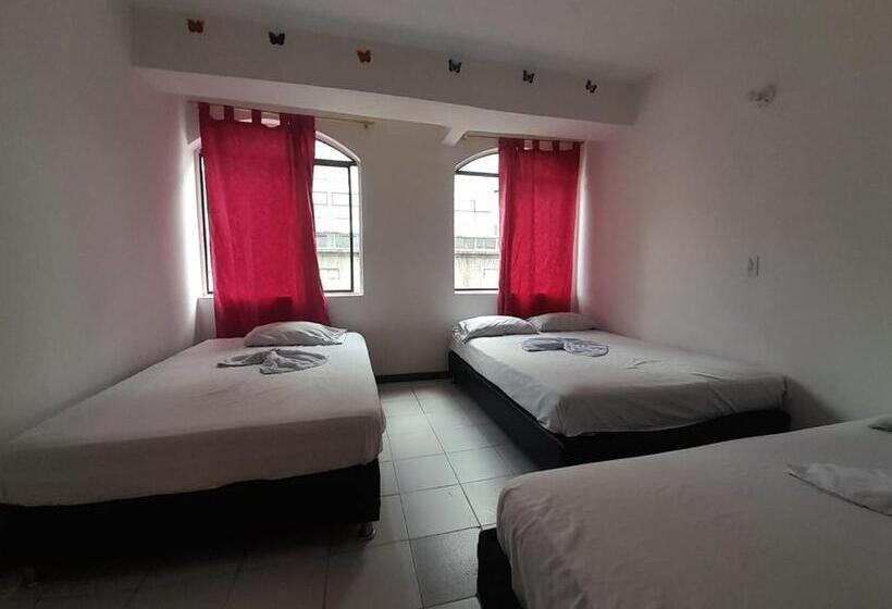 Номер Стандарт Трехместный, La Bella Villa Medellin