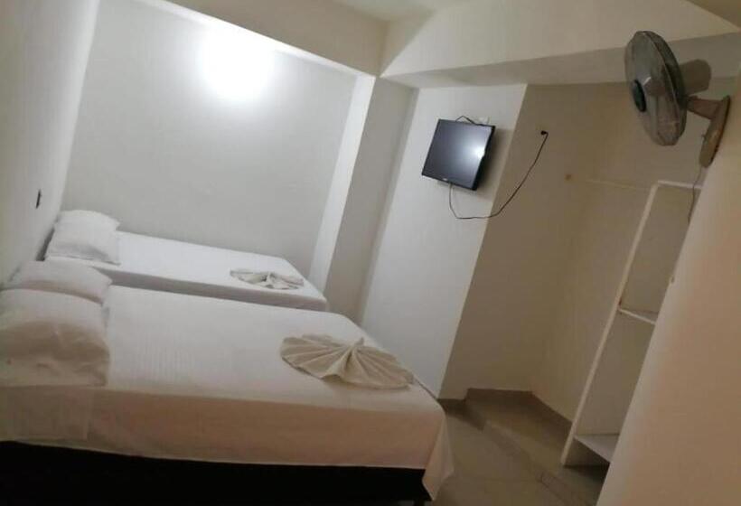 Номер Стандарт Трехместный, La Bella Villa Medellin