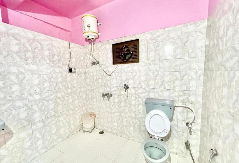 חדר סטנדרט לארבעה, Nand Palace ! Mussoorie होटल नंद पैलेस હોટેલ નંદ પેલેસ ஹோட்டல் நந்த் பேலஸ் Near Mall Road Hotel With