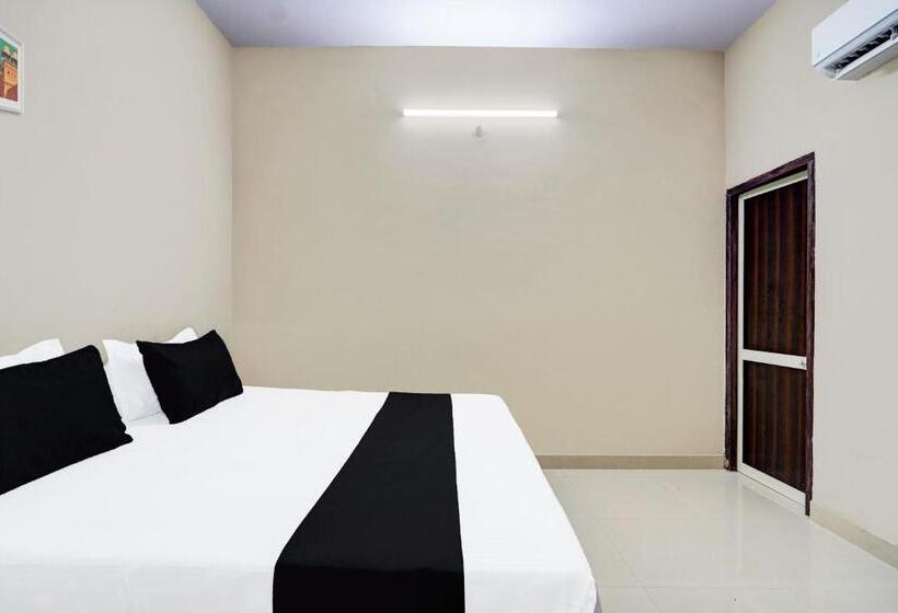 Трехместный Номер Классика, O Om Hotel And Restaurant
