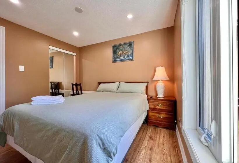 バス共有のスタンダードルーム, Cozy Home Near Hillcrest Mall In Central Richmond Hill