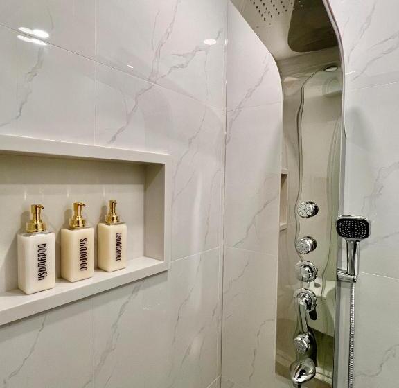 غرفة إقتصادية, Cozy Home Near Hillcrest Mall In Central Richmond Hill