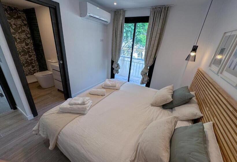 اتاق استاندارد با بالکن, Zur Boutique Hostel