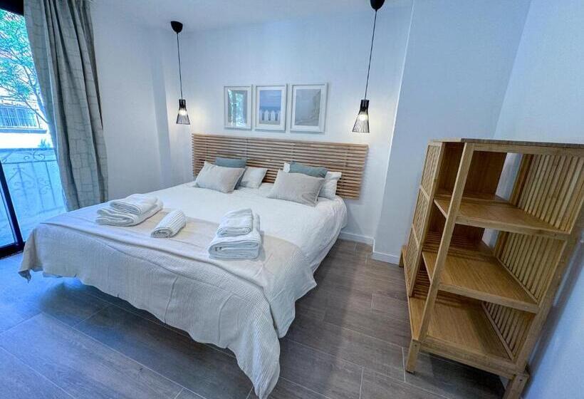 バルコニー付きスタンダードルーム, Zur Boutique Hostel