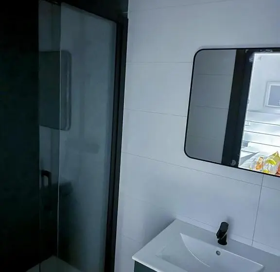 اتاق استاندارد برای معلولان, Zur Boutique Hostel