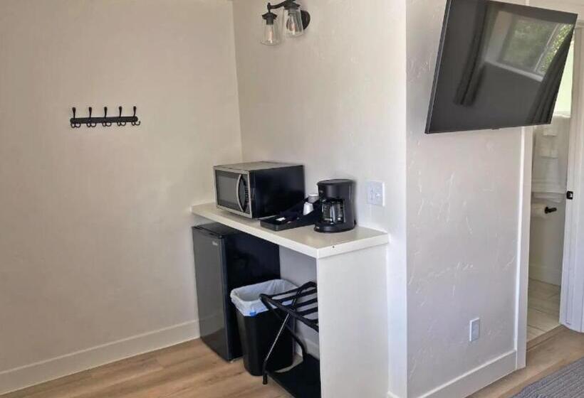 Стандартный Номер Кровать Кинг, 89 & Nine Motel