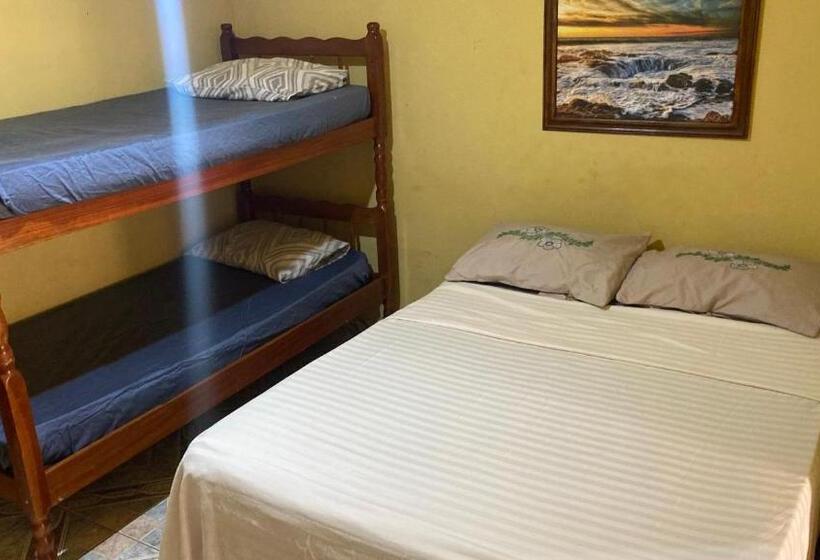 חדר משפחתי, Solar De Aquárius