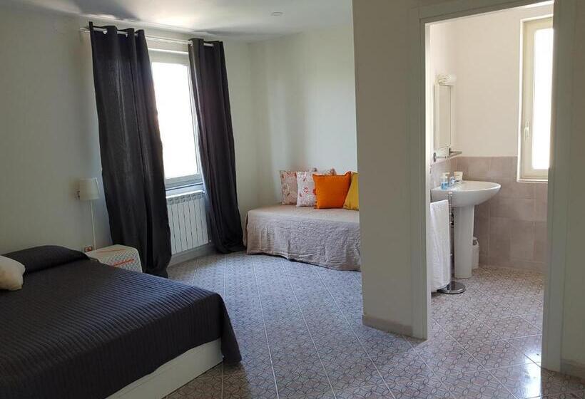 חדר סטנדרט עם מיטת קינג, B&b Eboli