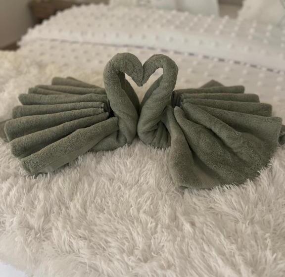 Студио Стандарт Вид на Бассейн, Love Les 5 Sens Et La Sauvageonne