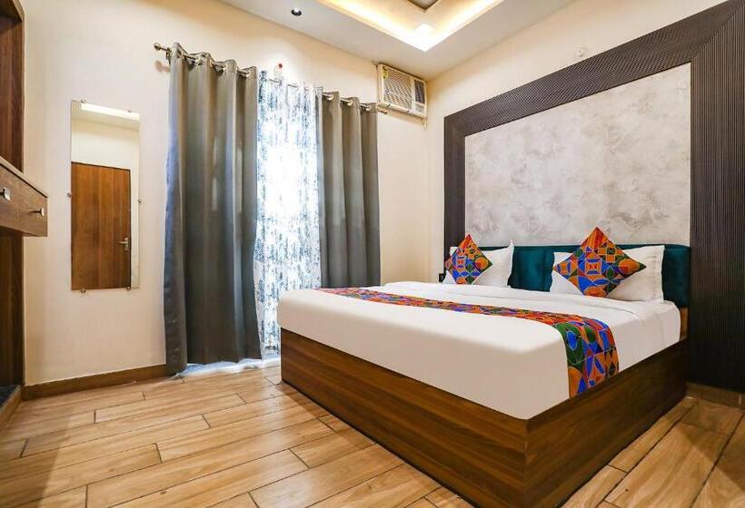 Quarto Deluxe, Fabhotel Vasudha