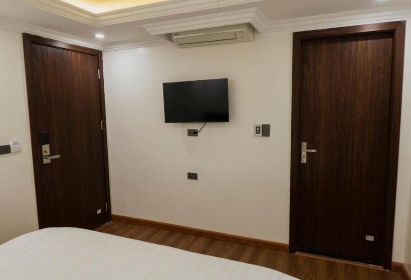 اتاق استاندارد, Anh Tú