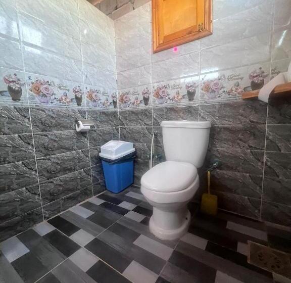 اتاق لوکس با چشمانداز دریا, The Bedouin Life With Eid Ali