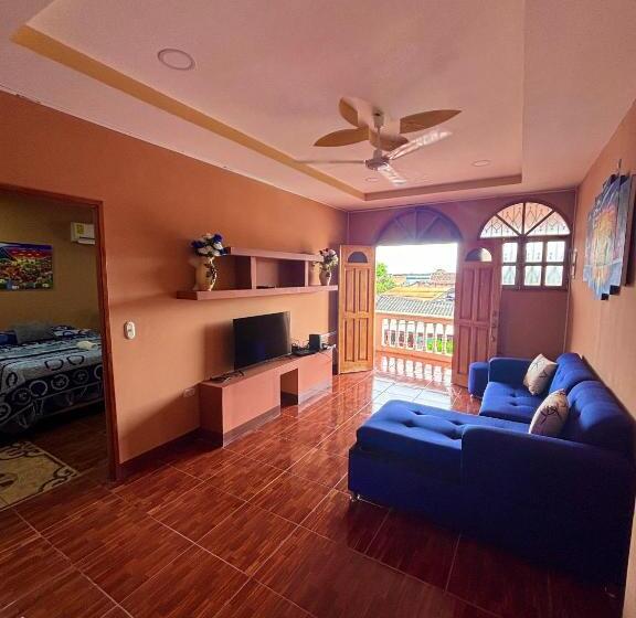 سوئیت با بالکن, Granados Guest House