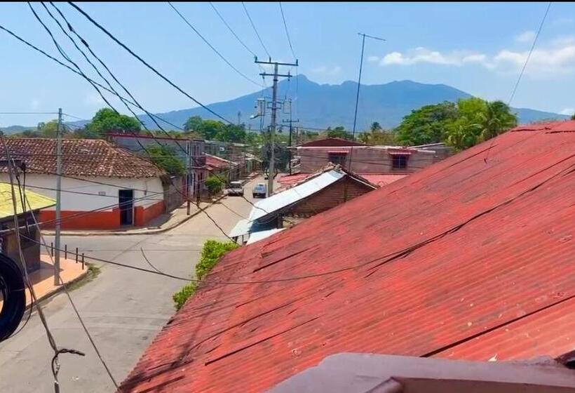 سوییت خانوادگی, Granados Guest House