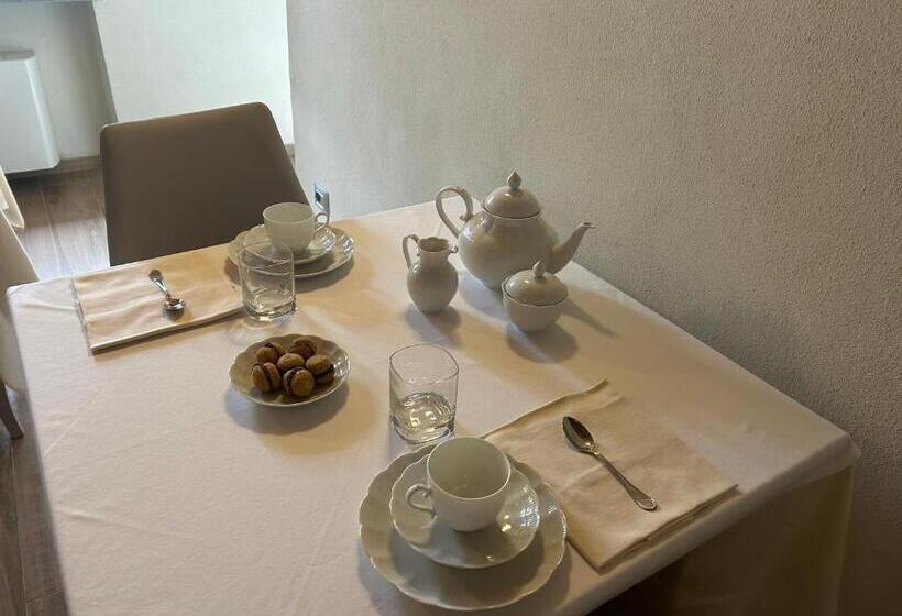 デラックスルーム, Vin Dell Olmo