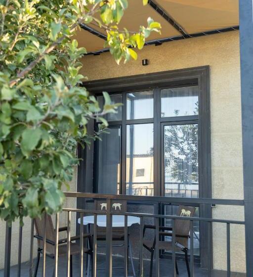 سوئیت 2 خوابه, Zhagalau Resort