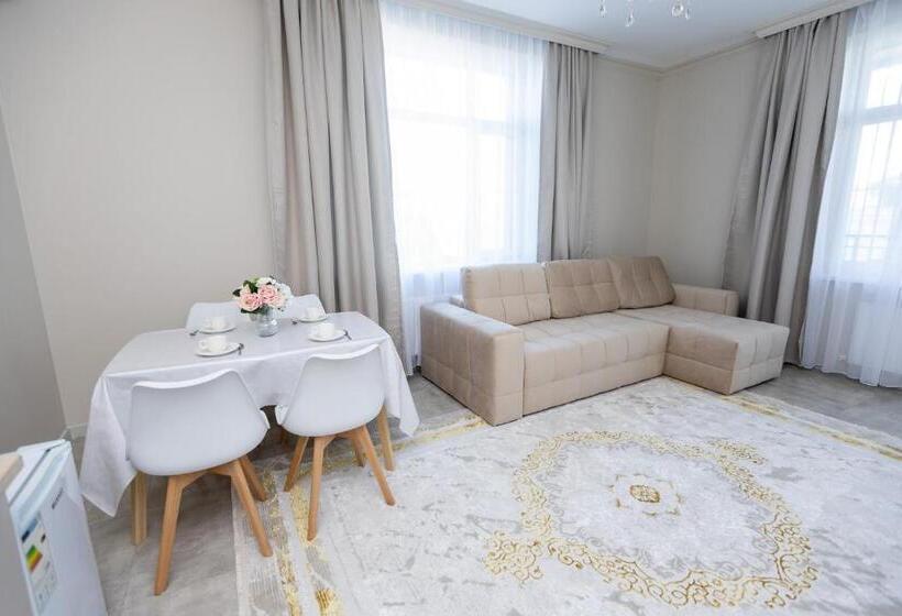 سوییت خانوادگی, Zhagalau Resort