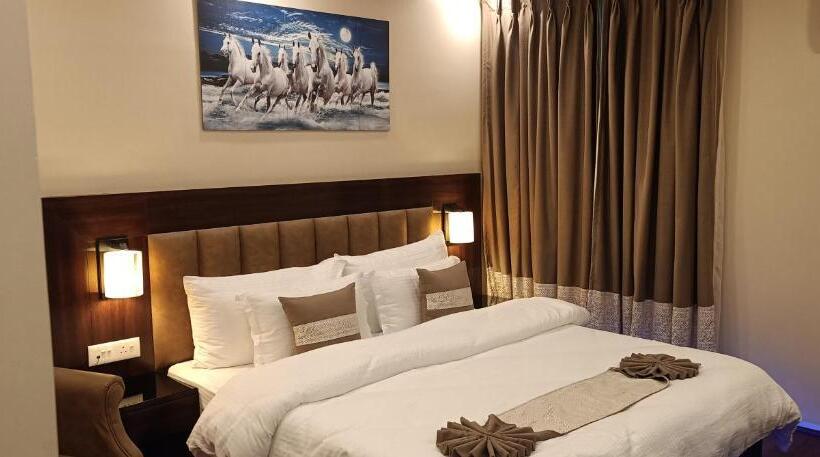 Номер Deluxe, Xcelsior Hotel And Spa By Roh