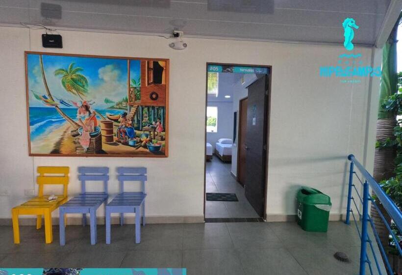 חדר משפחתי, Sukha Hippocampus San Andrés Isla