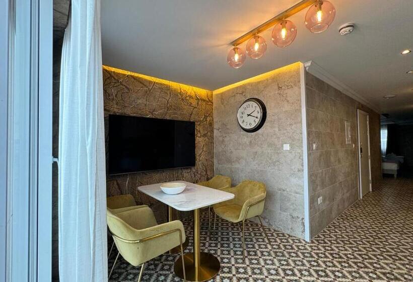 סטודיו סטנדרט עם מרפסת, Balcony