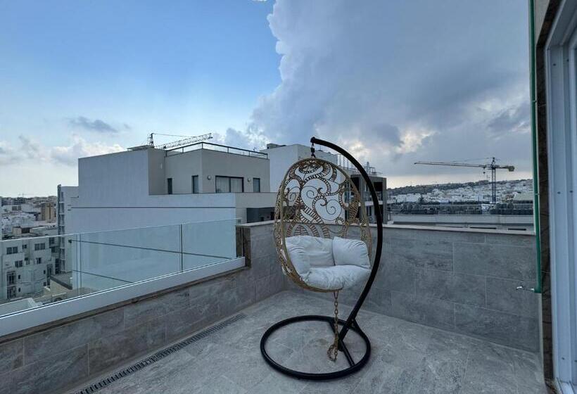 סטודיו סטנדרט עם מרפסת, Balcony