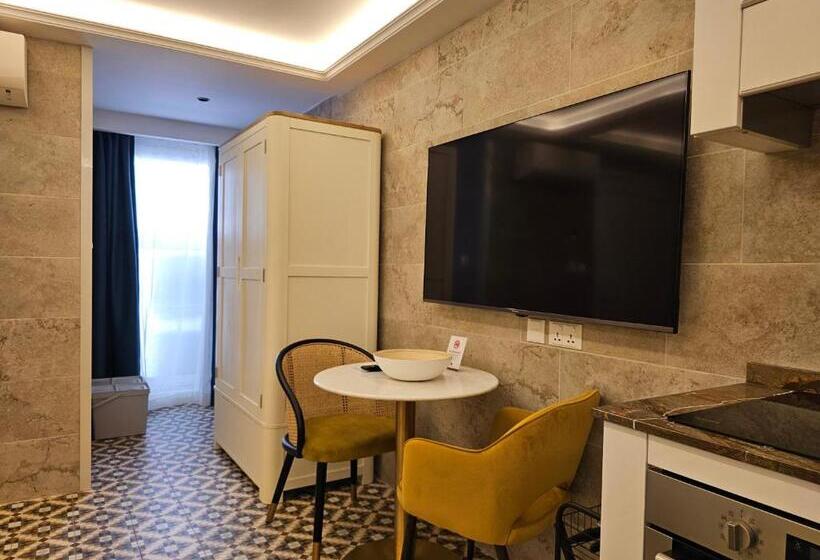 סטודיו סטנדרט, מיטה זוגית, Balcony