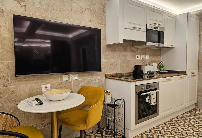 סטודיו סטנדרט, מיטה זוגית, Balcony