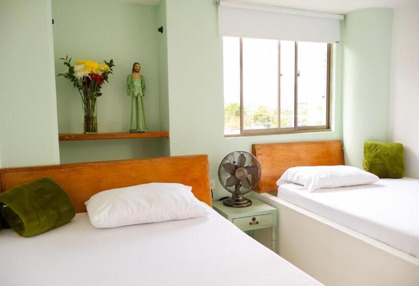 חדר משפחתי, Betell 7