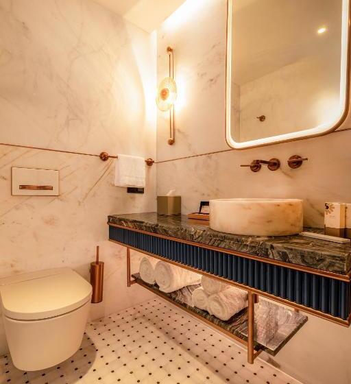 اتاق سوپریور, Sura Concept