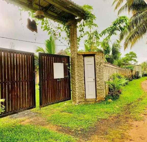 اتاق استاندارد با چشم‌انداز باغ, Ashok Villa