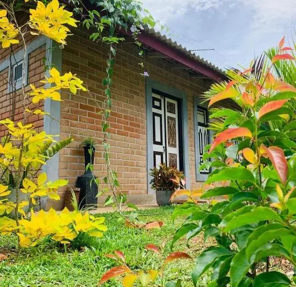 اتاق لوکس با چشم‌انداز دریاچه, Ashok Villa