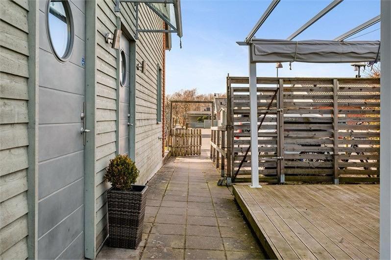 فيلا غرفة نوم واحدة, 5 Bed Rooms House With Jacuzzi, Free Parking, And 2 Toilets Bath In Malmö