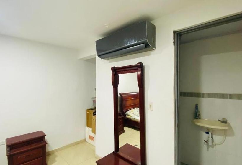 Perhehuone, Casa Owen Hostal