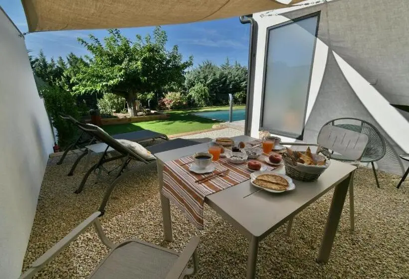 テラス付きスタンダードルーム, Une Nuit En Luberon