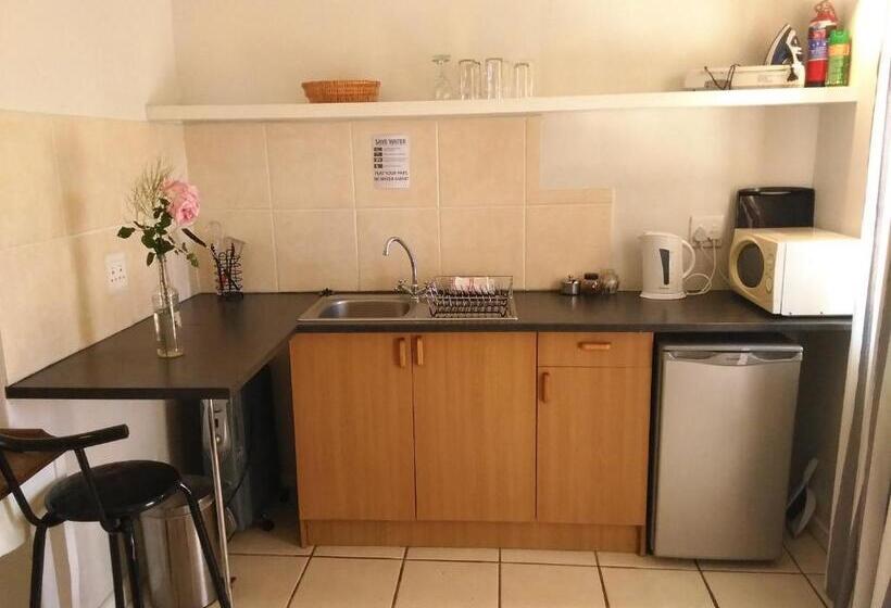 سوییت, Antique Silk Self Catering Unit