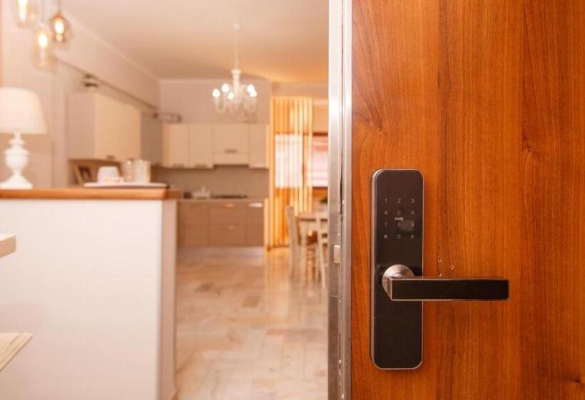 آپارتمان 3 خوابه, Rooms 66