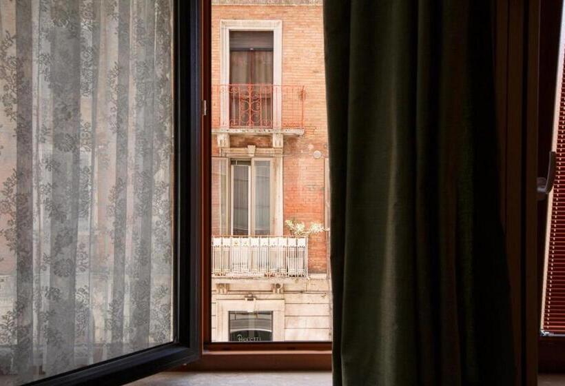 آپارتمان 3 خوابه, Rooms 66