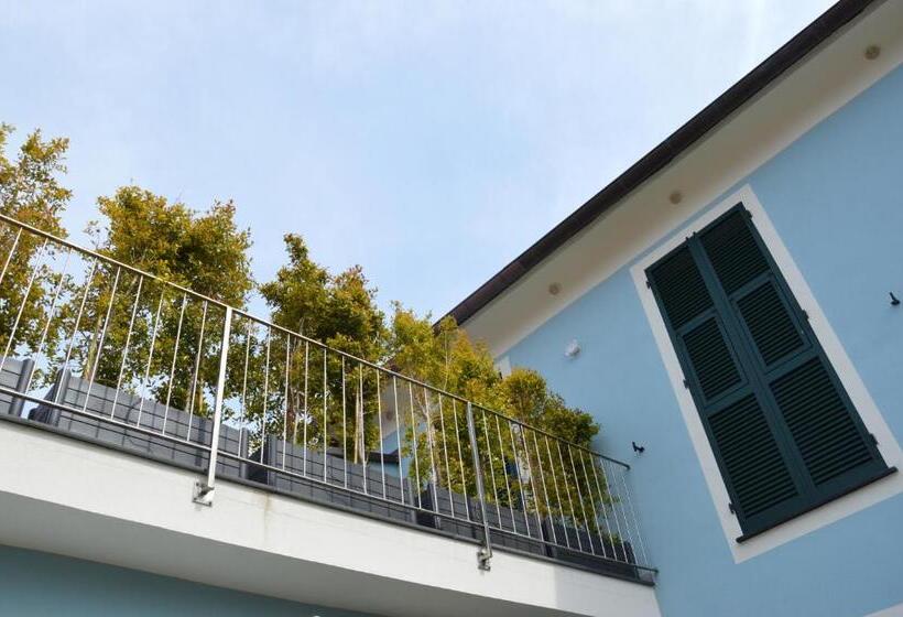 غرفة ديلوكس, Blu