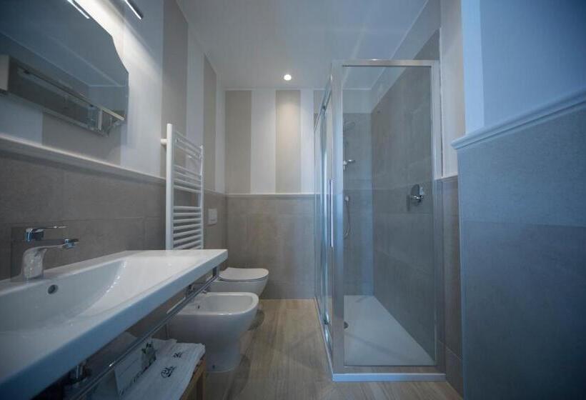 غرفة ديلوكس, Blu