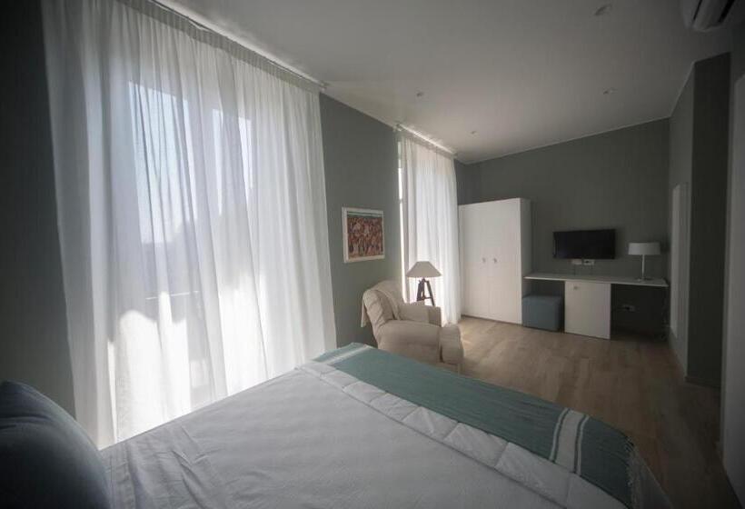 غرفة ديلوكس, Blu