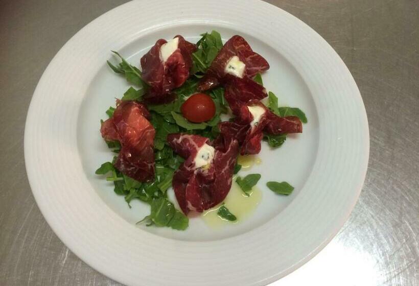 غرفة قياسية فردية, Mercedes