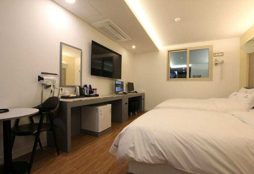 スタンダードルーム, Nova