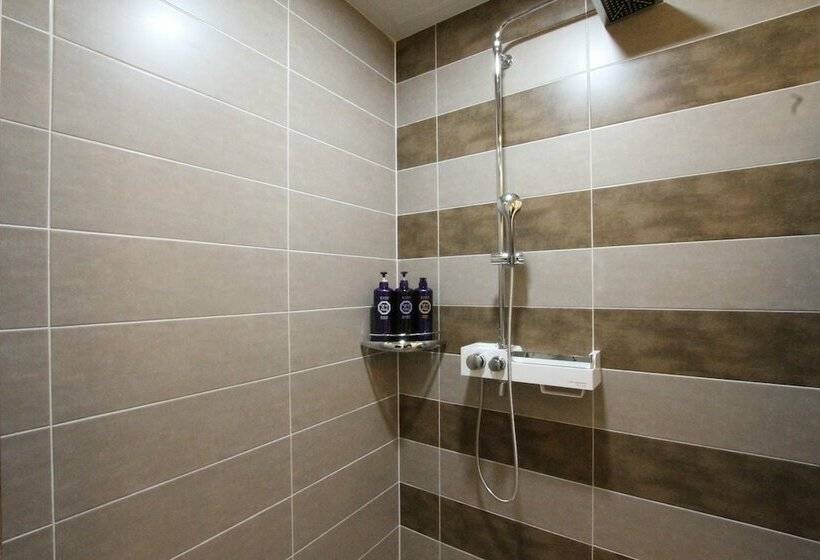 スタンダードルーム, Nova